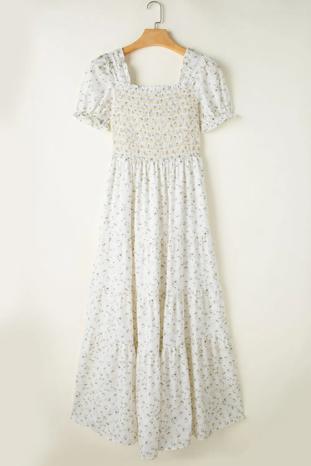 Vestido largo floral con mangas abullonadas y fruncido
