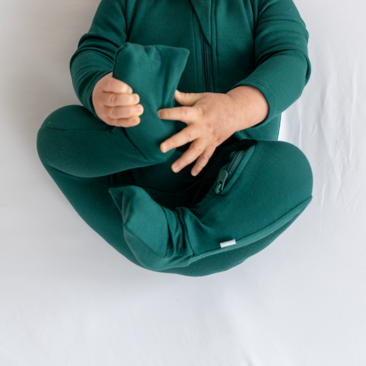 Pijama de bambú para bebé con DreamCuffs®