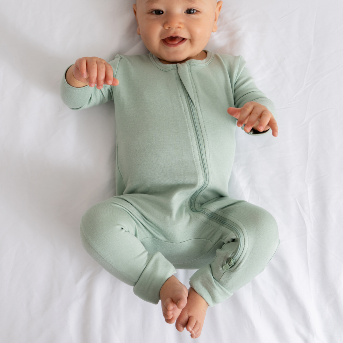 Pijama de bambú para bebé con DreamCuffs®