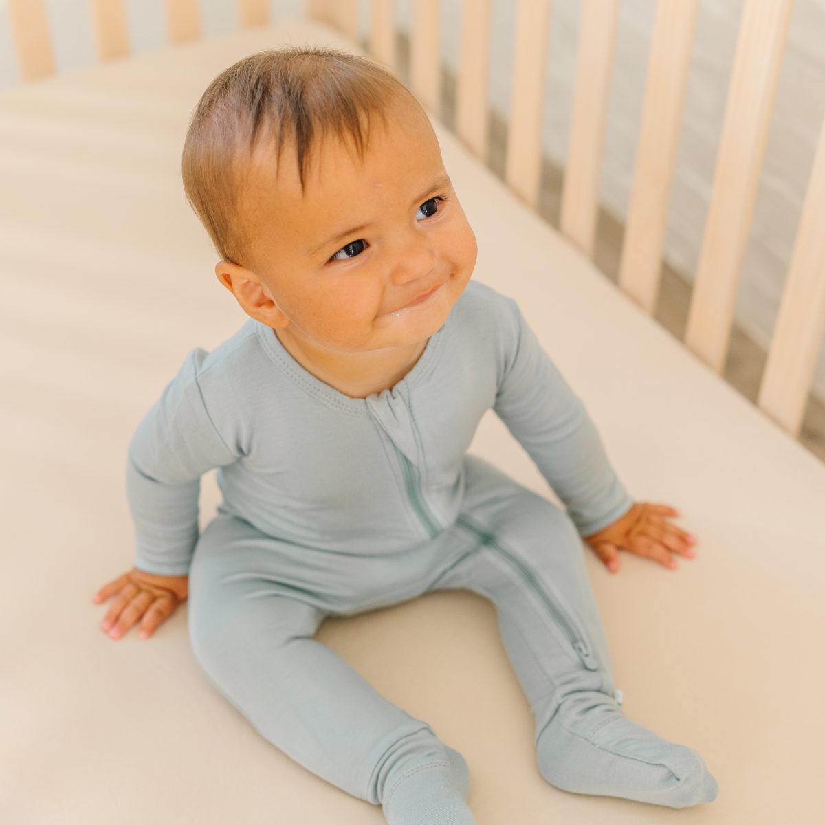 Pijama de bambú para bebé con DreamCuffs®