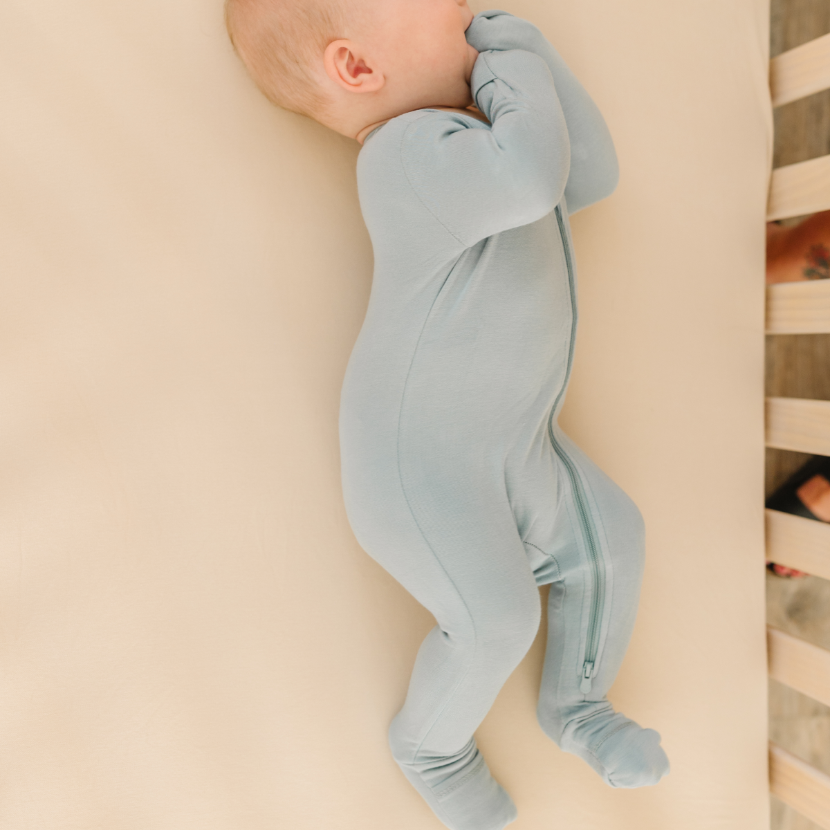 Pijama de bambú para bebé con DreamCuffs®