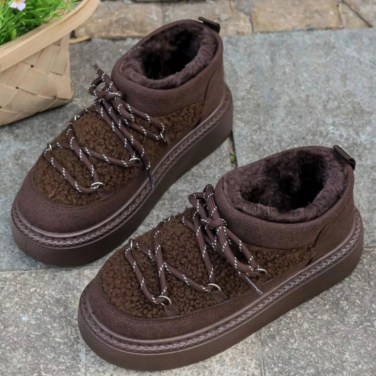 Botas de invierno de plataforma con cordones y forro afelpado acogedor