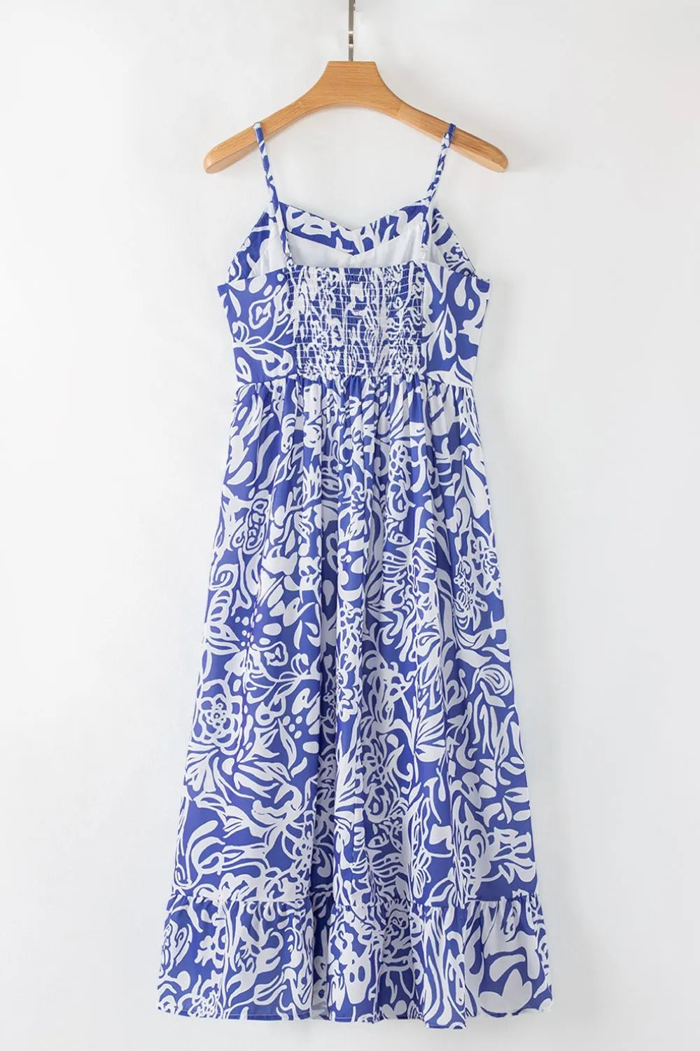 Vestido de cintura alta con tirantes finos y estampado floral