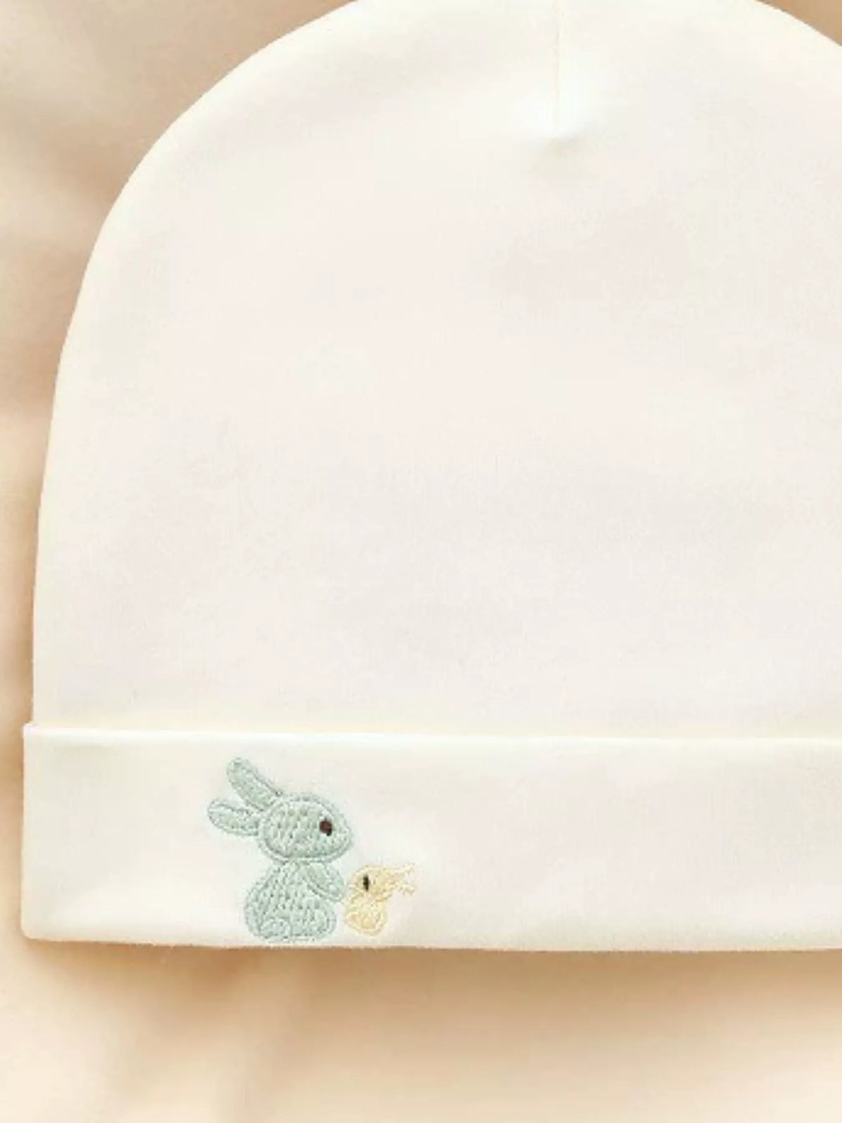 Gorro bordado con orejas de conejo para niños