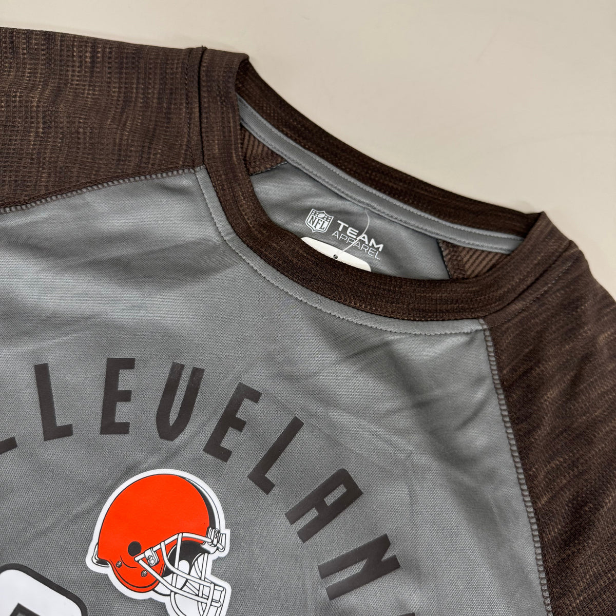 Camiseta de manga larga de los Cleveland Browns de la NFL, talla M, marrón/gris, 1802970. Fabricada en 1946.