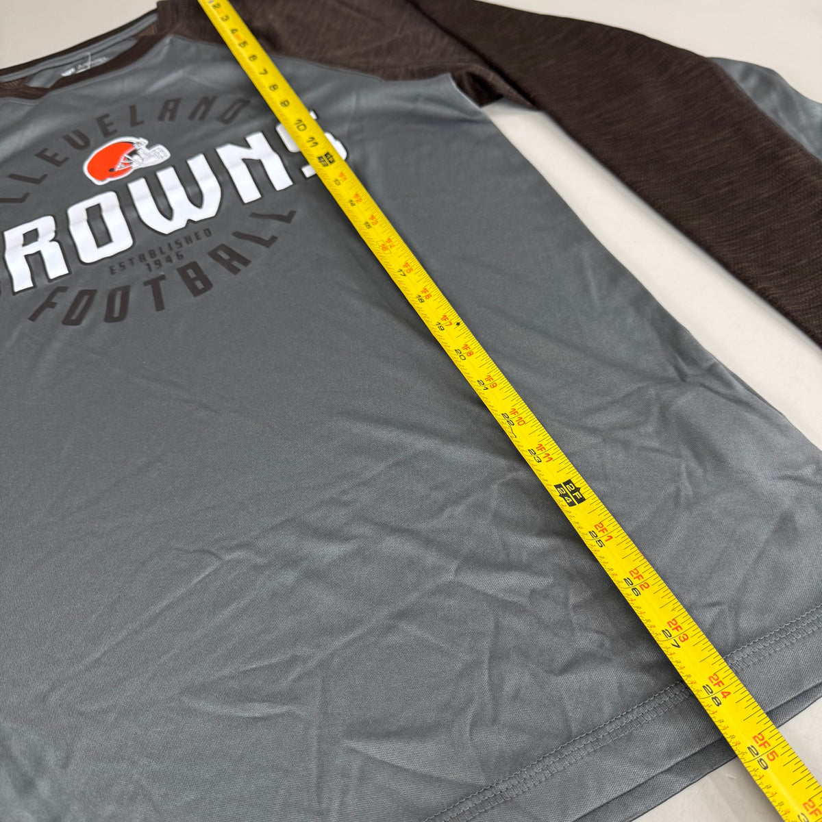 Camiseta de manga larga de los Cleveland Browns de la NFL, talla M, marrón/gris, 1802970. Fabricada en 1946.