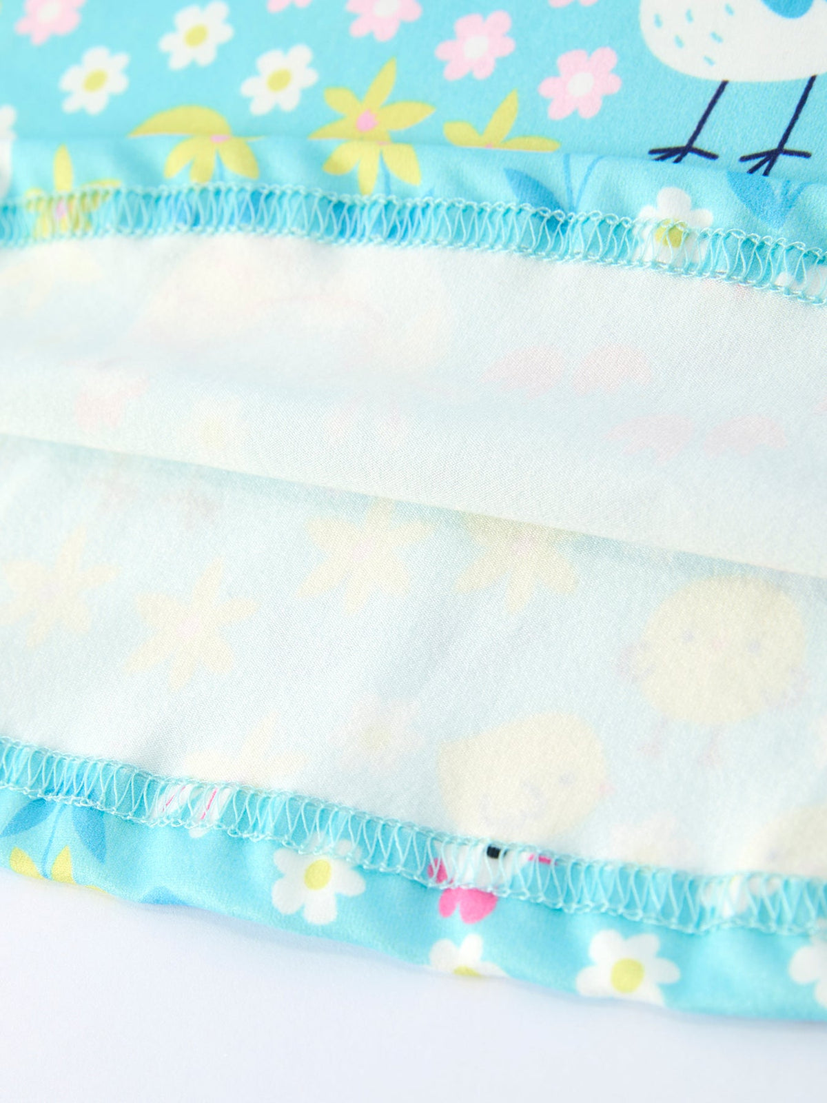 Vestido para niña con estampado floral de granja y pollos de Aqua Spring