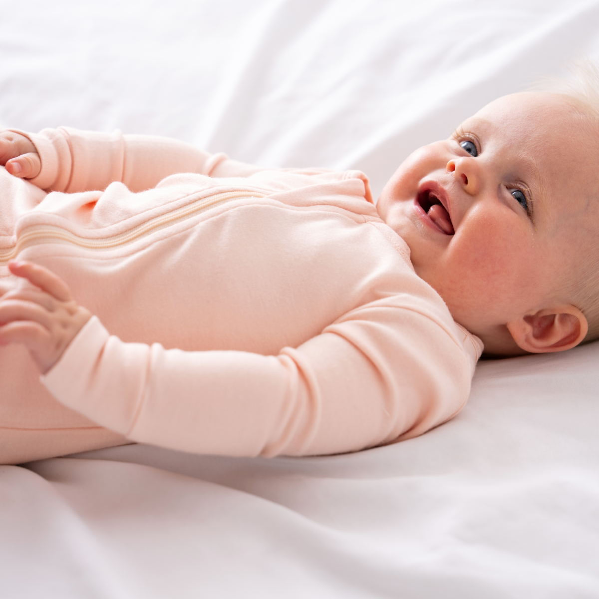 Pijama de bambú para bebé con DreamCuffs®