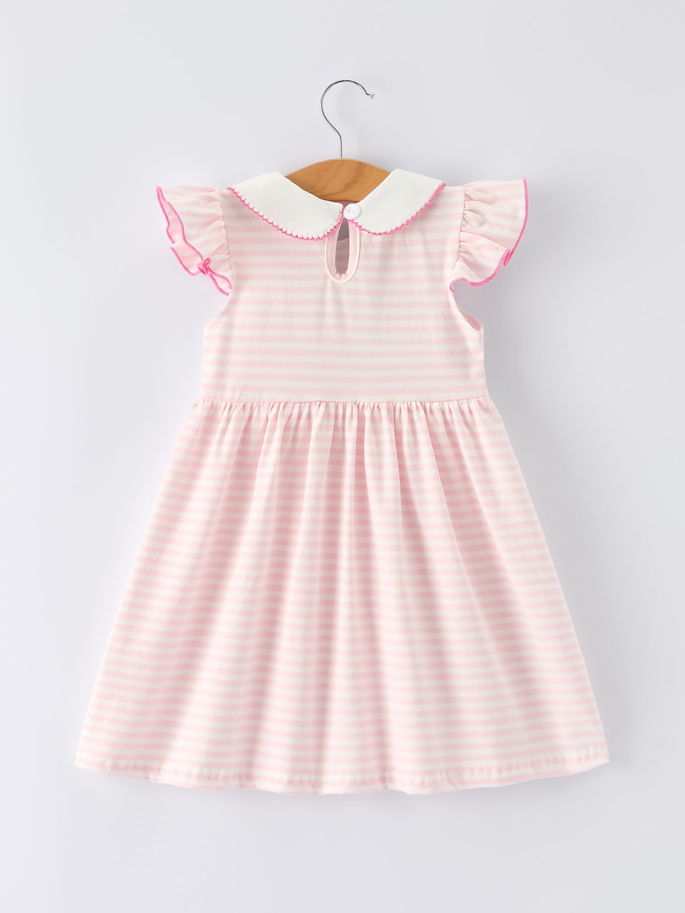 Vestido de niña con estampado de fresas y cuello Peter Pan con volantes