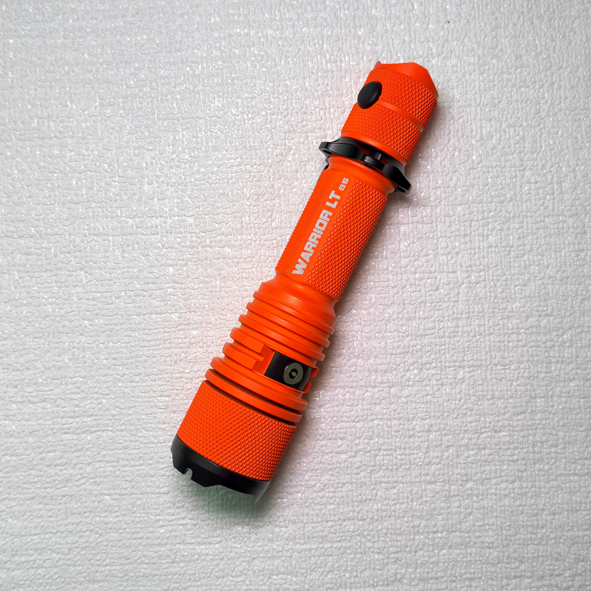 Linterna táctica Warrior GEN5 LT (largo alcance) de 3050 lúmenes