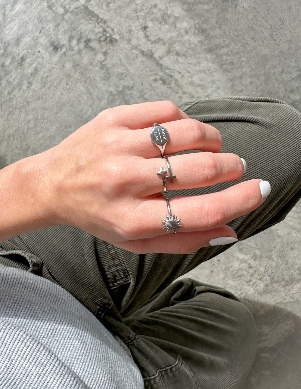 Anillo de plata "La fe sobre el miedo"