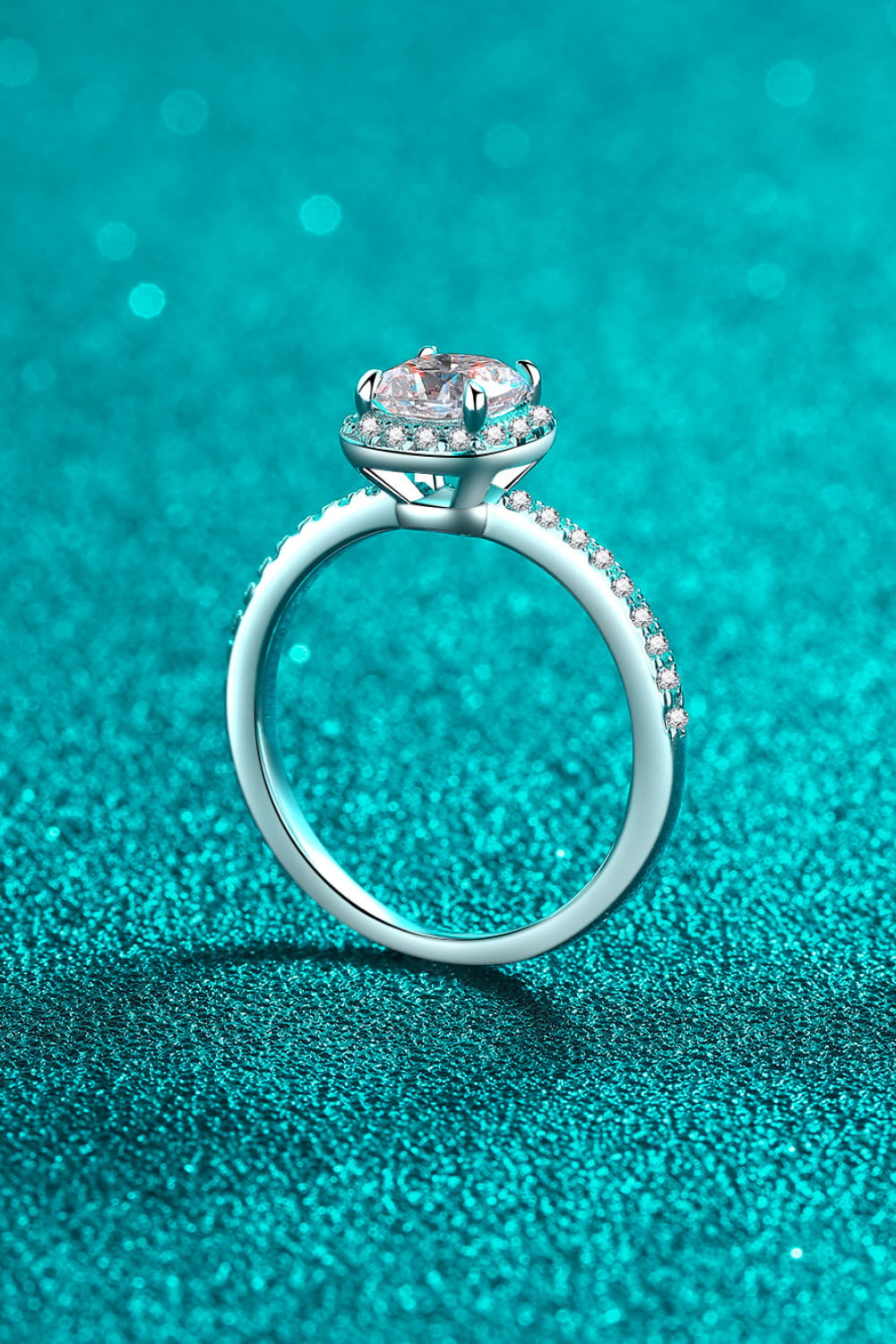Anillo de moissanita de 1 quilate con halo de plata de ley 925