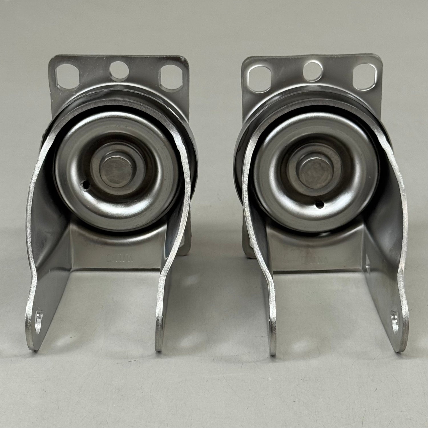 RESISTENTE (Paquete de 2) Placa Giratoria de Repuesto para Rueda 4"x2" Longitud Total Cromada E32250GZ820644