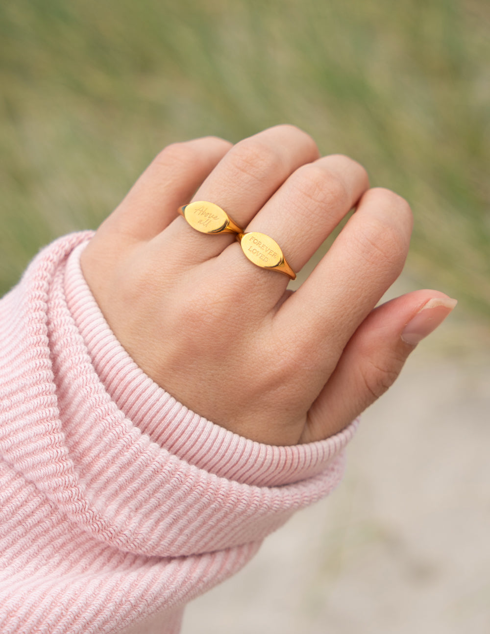Anillo de sello ovalado Above All