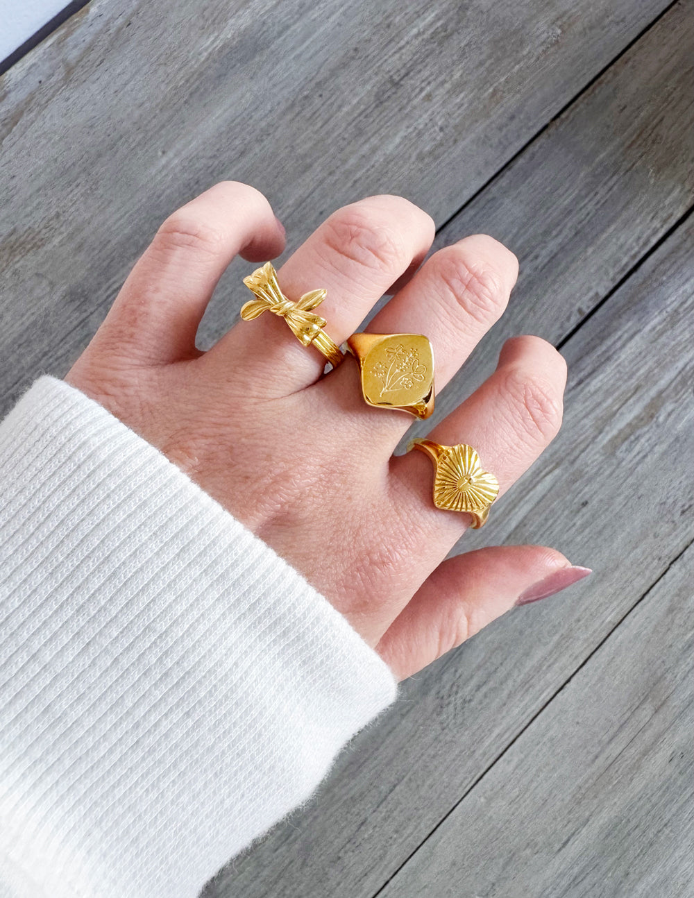 Anillo de corazón radiante