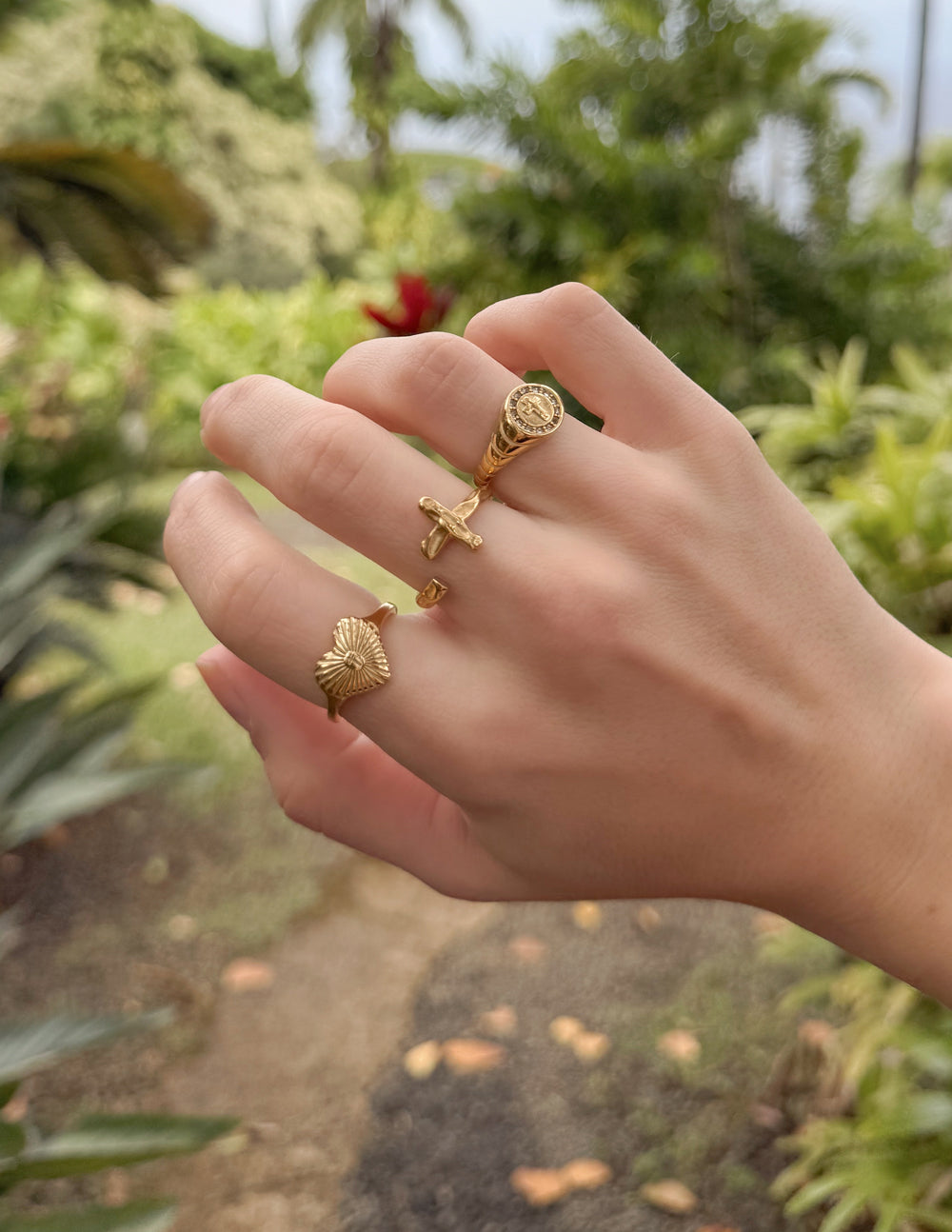 Anillo de corazón radiante