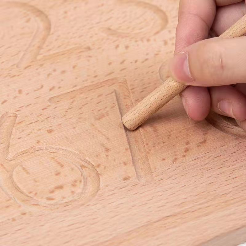 Tablero de madera para trazar números reversible