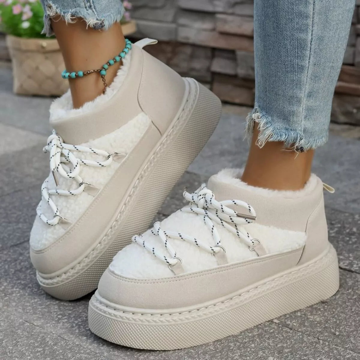 Botas de invierno de plataforma con cordones y forro afelpado acogedor