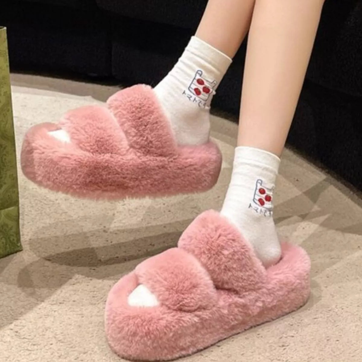 Pantuflas peludas de punta abierta