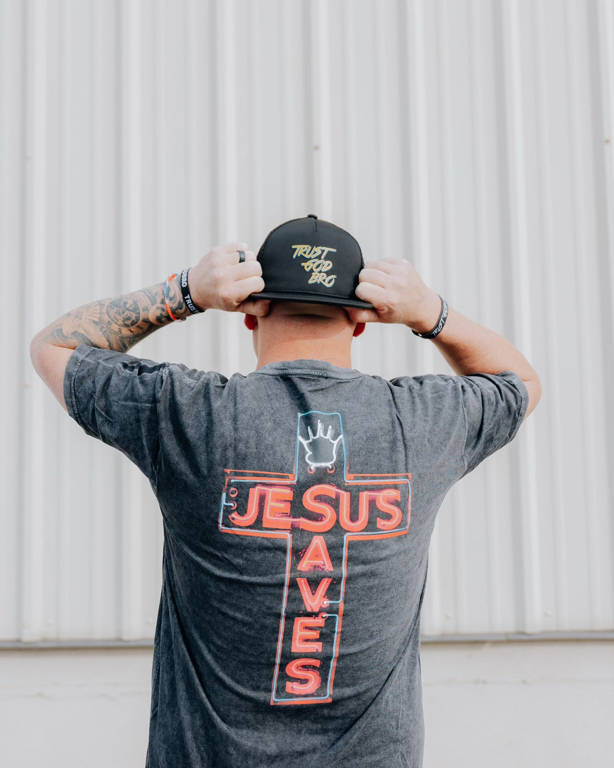 Sombrero 'Confía en Dios, hermano'