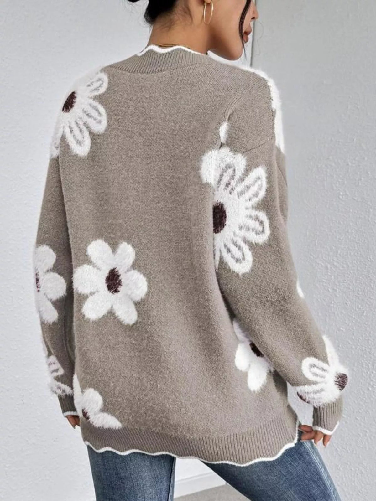 Suéter Floral de Manga Larga con Cuello en V
