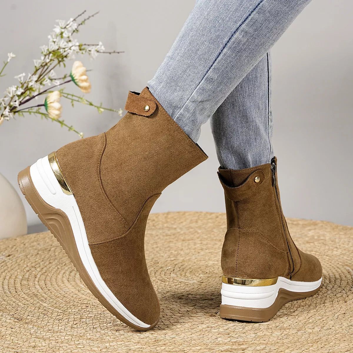 Botines de cuña de ante