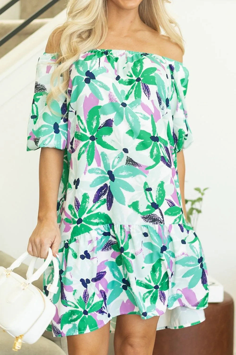 Vestido mini holgado con escote cuadrado y estampado floral fruncido