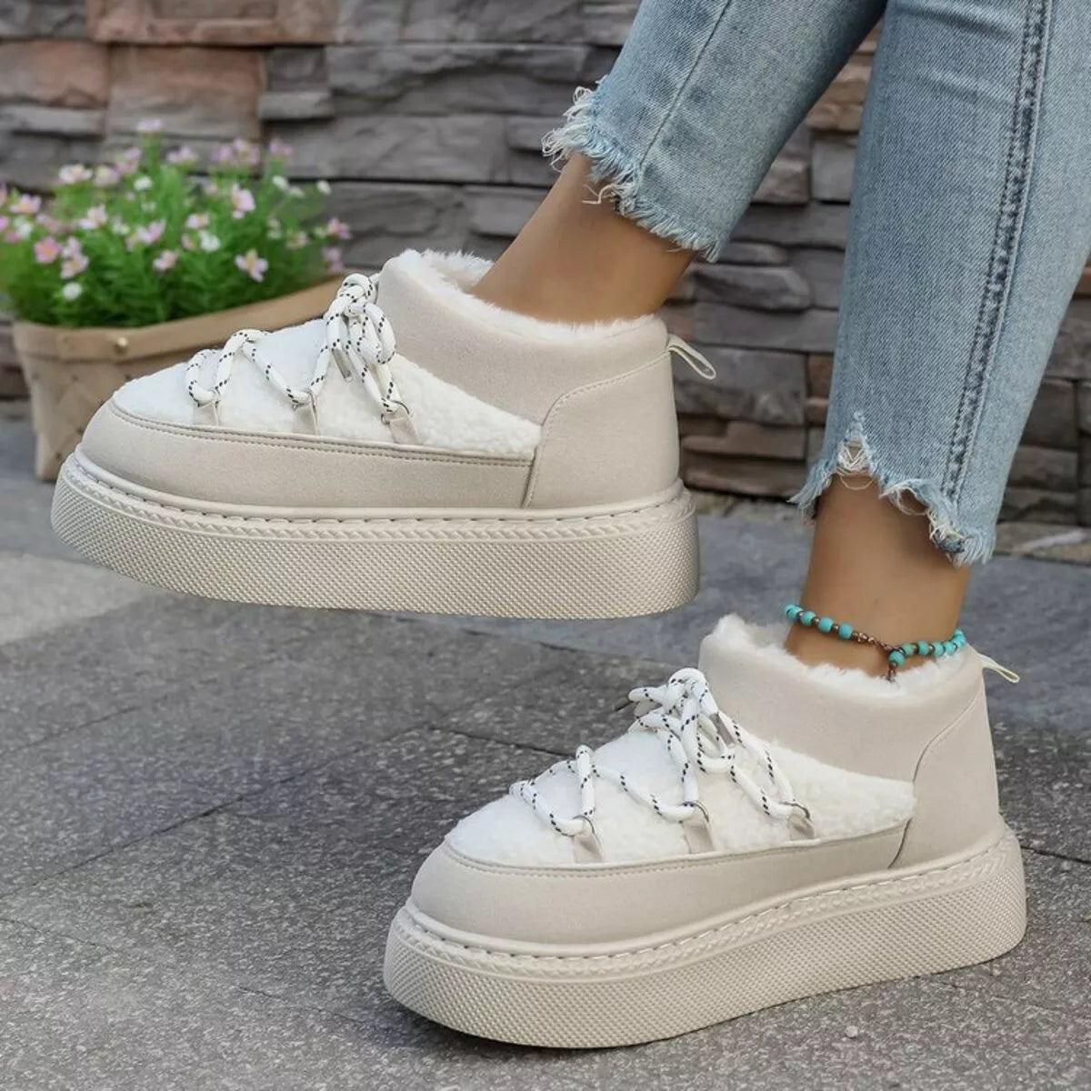 Botas de invierno de plataforma con cordones y forro afelpado acogedor