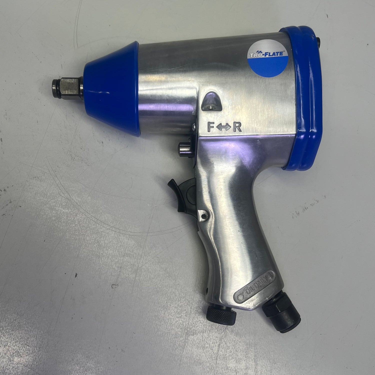 TRU-FLATE Kit de trinquete neumático y llave de impacto de 1/2" Entrada de aire de 1/4" 6,500 RPM 25-590TF