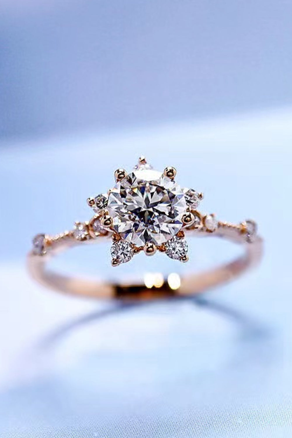 Anillo de moissanita de 6 puntas de 1 quilate