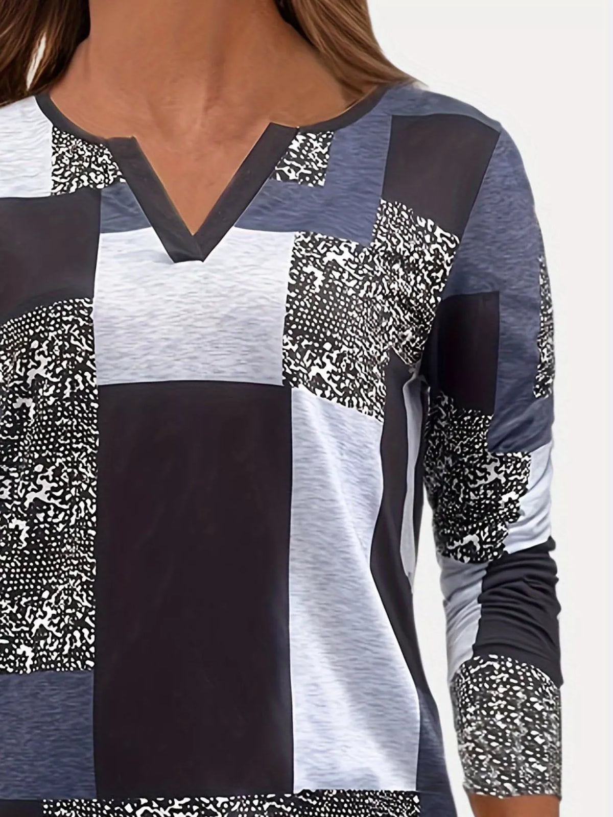 Camiseta de manga larga con cuello en V