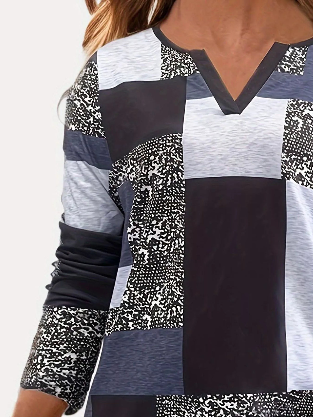 Camiseta de manga larga con cuello en V