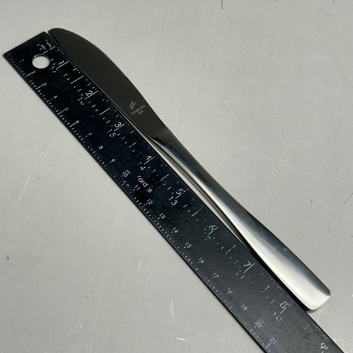 ABC (Paquete de 12) Cuchillo de mesa de acero inoxidable Norfolk Stamped 8.5" NOR-08 (Nuevo-Otro-Empaque Dañado)