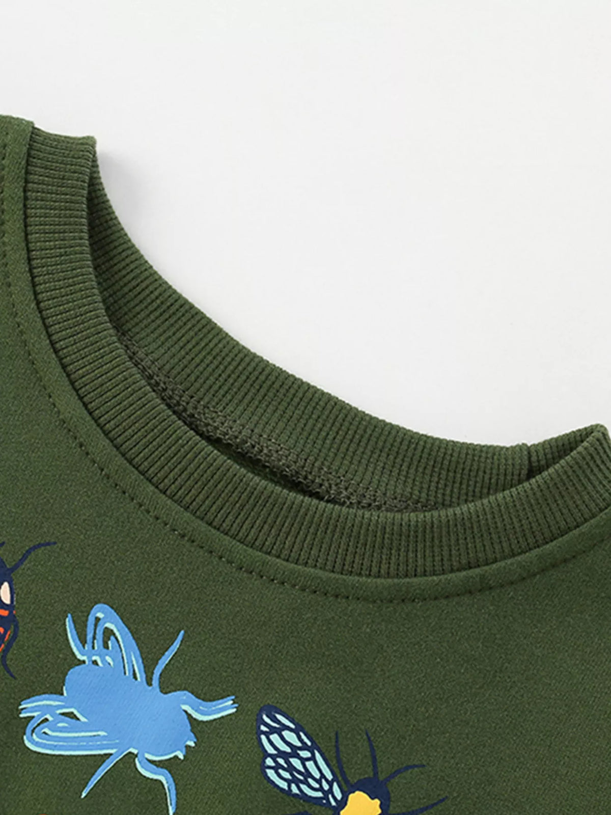 Sudadera infantil con cuello redondo y mariposas