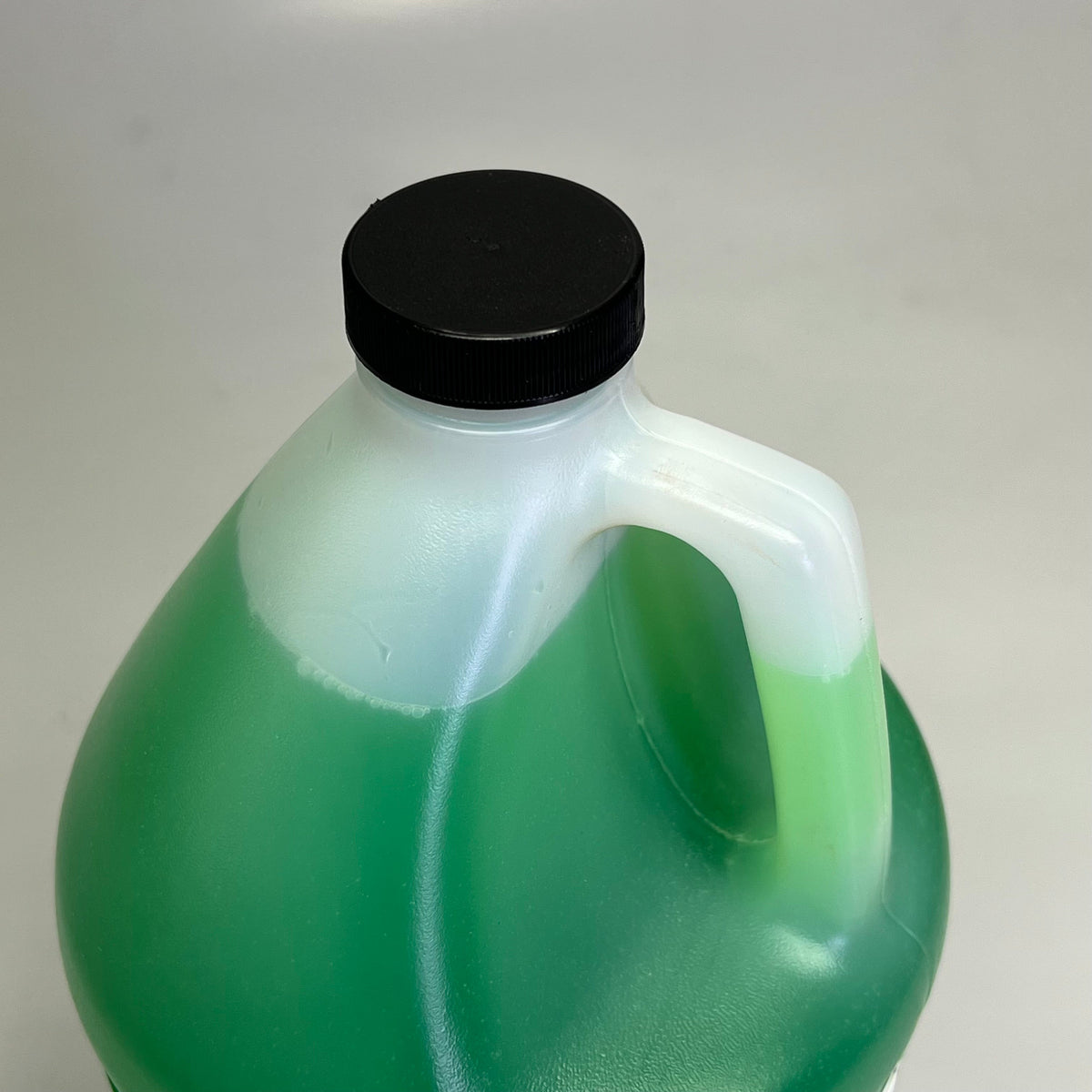 Limpiador de pisos enzimático sin enjuague SPARTAN Sparclean Sure Step, 1 galón, verde, 59