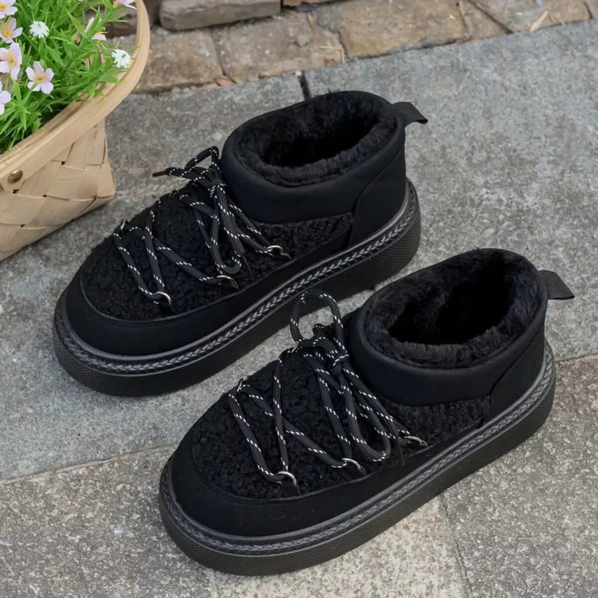 Botas de invierno de plataforma con cordones y forro afelpado acogedor