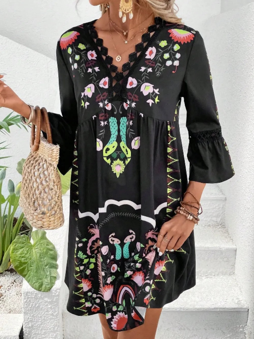 Vestido de manga tres cuartos con estampado de detalles de encaje