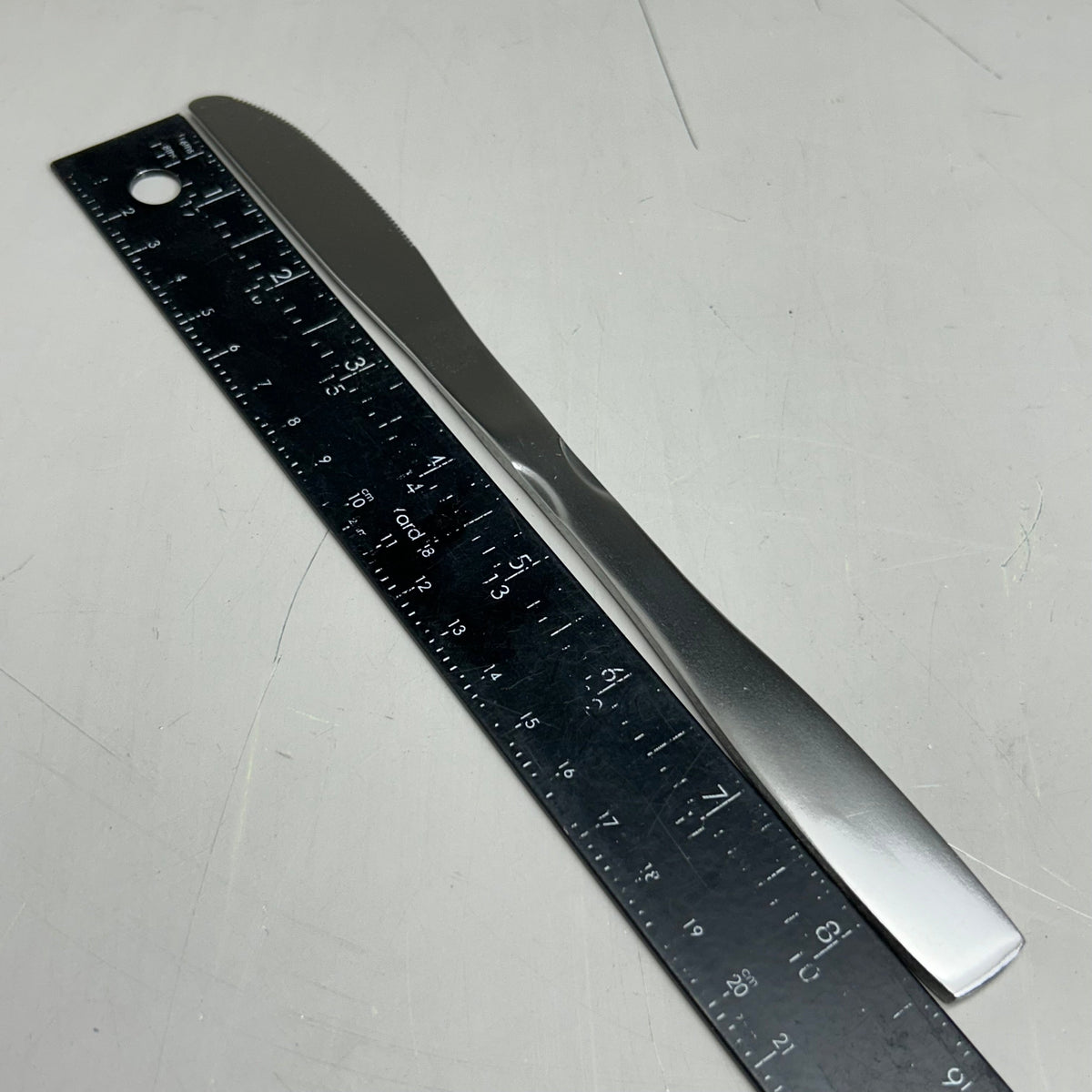 ABC (Paquete de 12) Cuchillo de mesa de acero inoxidable Back Bay estampado 8.5" BBY-08 (Nuevo-Otro- Empaque dañado)