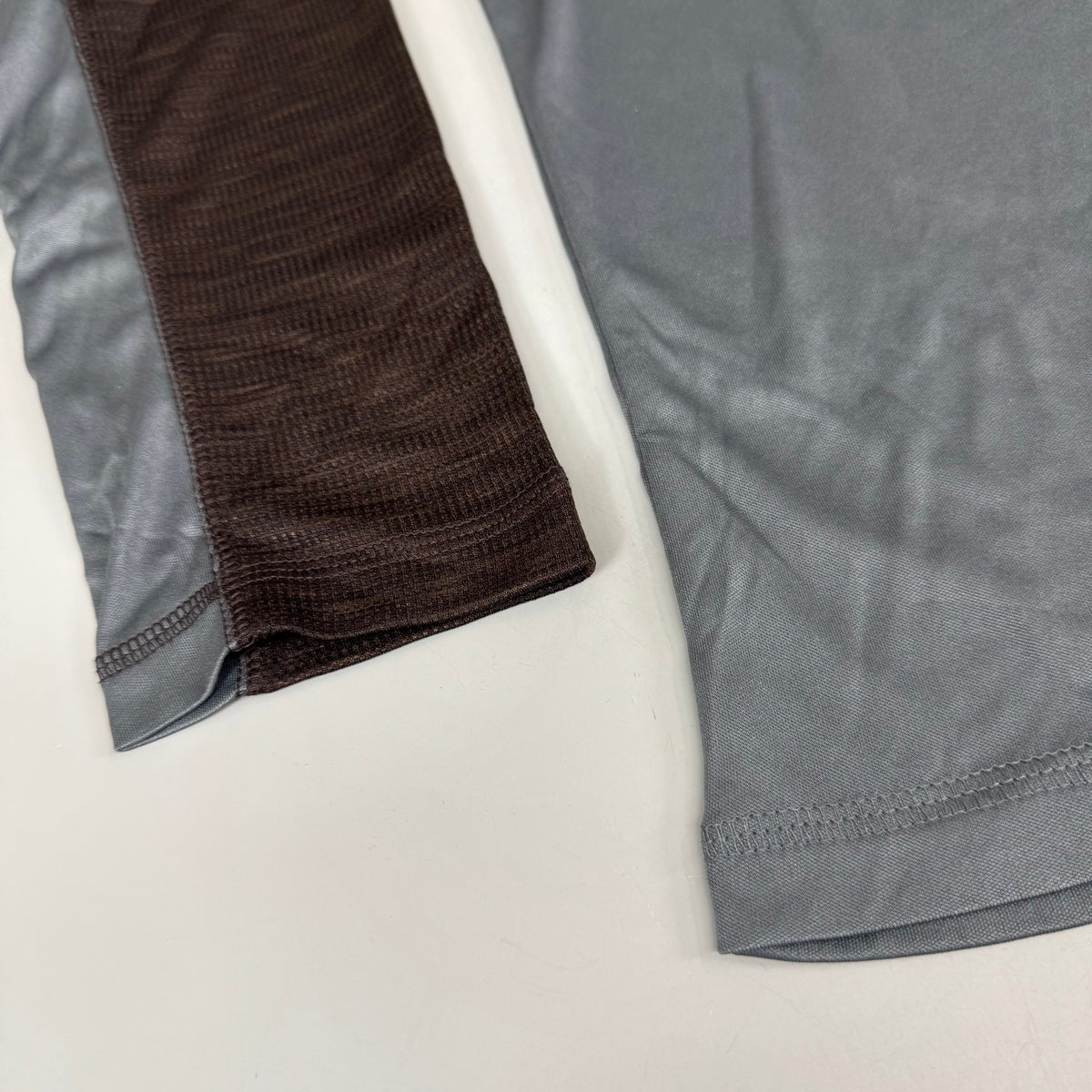 Camiseta de manga larga de los Cleveland Browns de la NFL, talla M, marrón/gris, 1802970. Fabricada en 1946.