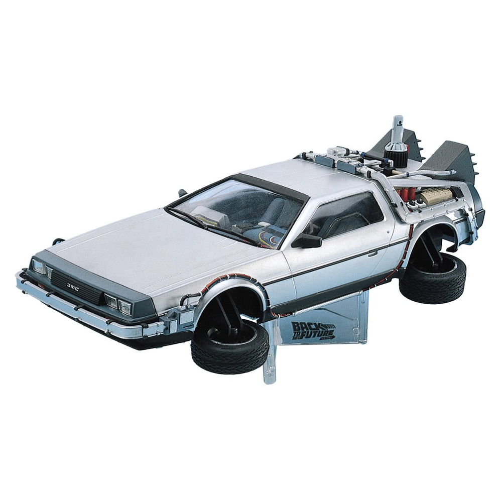 Aoshima: 1/24 Back to the Future Part II DeLorean Model Kit