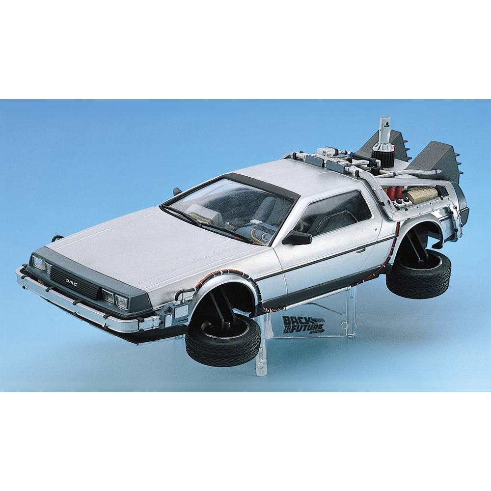 Aoshima: 1/24 Back to the Future Part II DeLorean Model Kit