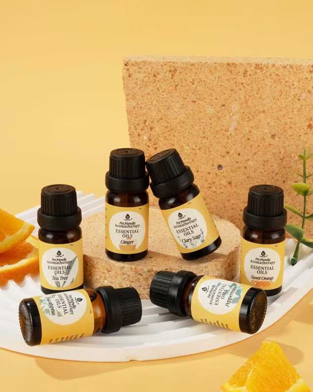 Colección de aceites esenciales de aromaterapia aptos para mascotas: cedro, manzanilla, incienso, jengibre, lavanda y romero.