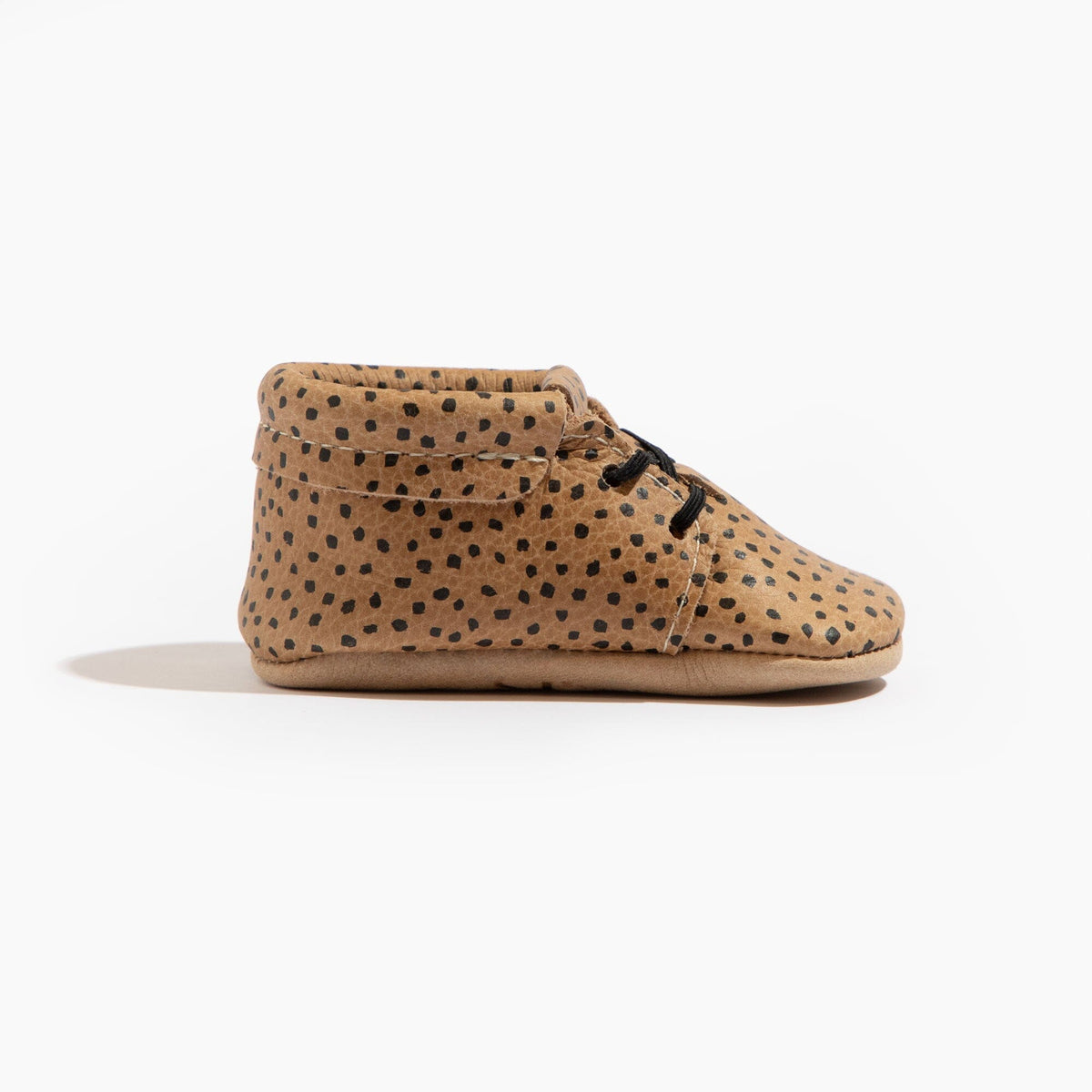 Zapato Oxford para bebé con motas de almendra