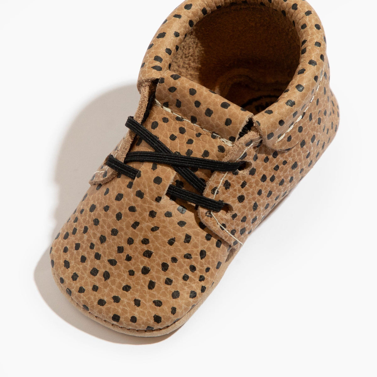Zapato Oxford para bebé con motas de almendra