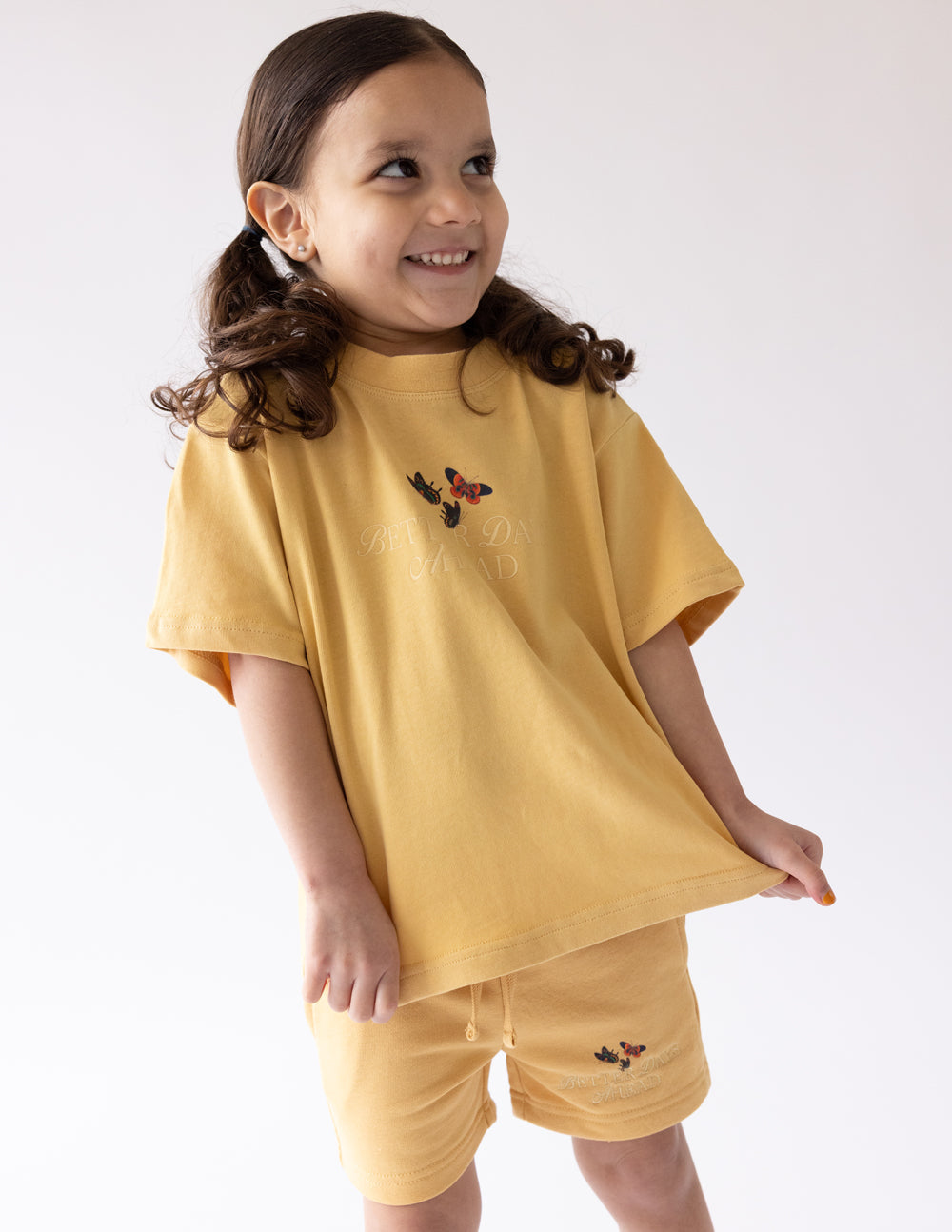 Camiseta infantil con mariposas "Better Days"