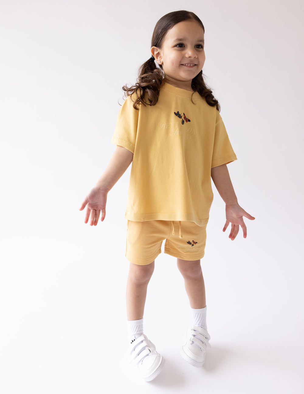 Camiseta infantil con mariposas "Better Days"