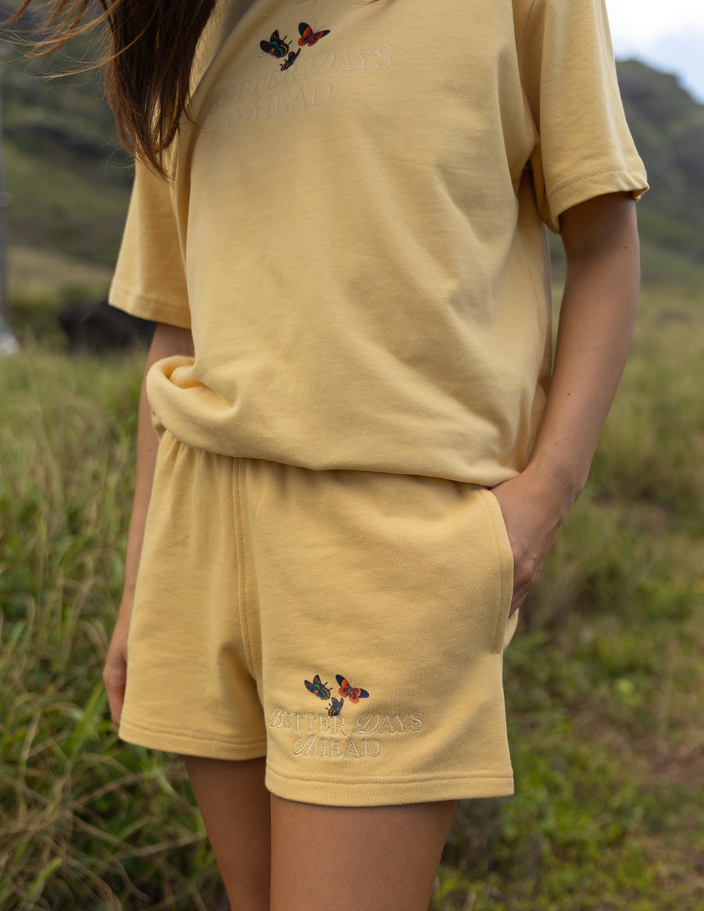 Pantalón corto unisex con diseño de mariposa Better Days
