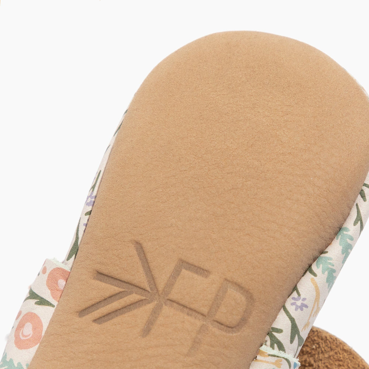 Zapato de bebé con lazo anudado Bloom 