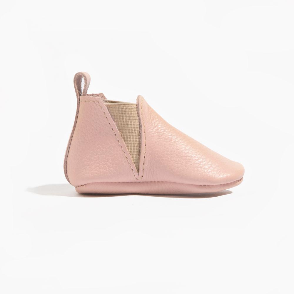Bota Chelsea color rubor para bebé 