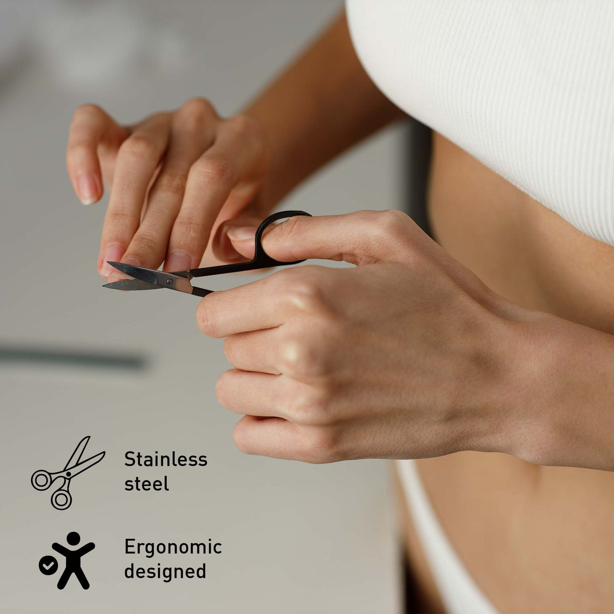 Kit esencial para el cuidado de las uñas: cortaúñas premium, tijeras de acero inoxidable y lima y cortaúñas eléctrico portátil.